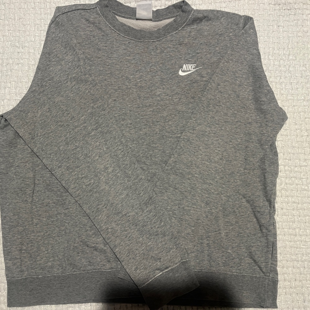 Nike Heather Gray Sweatshirt